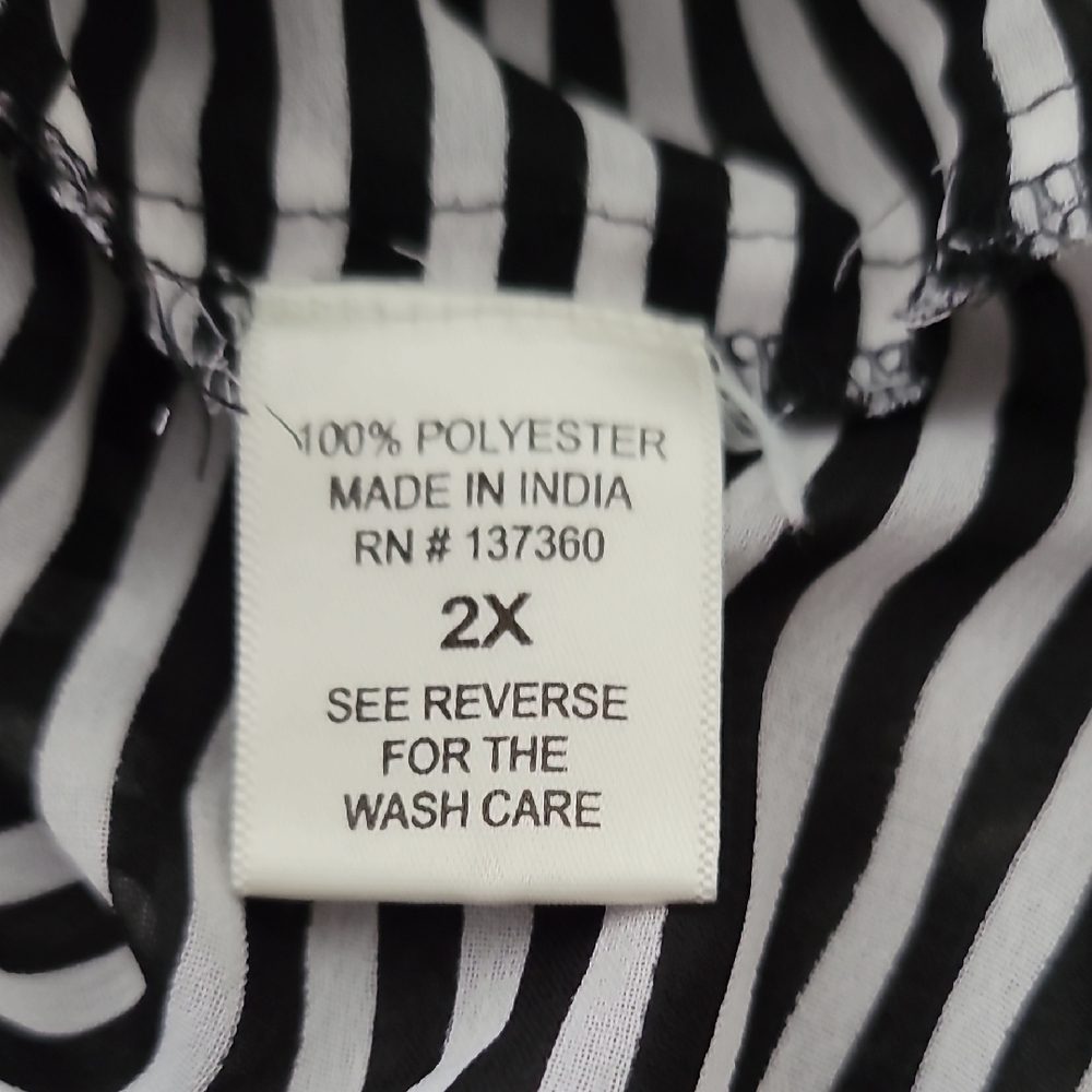 Black and White Boxy Relaxed Tank Top - Picture 8 of 9
